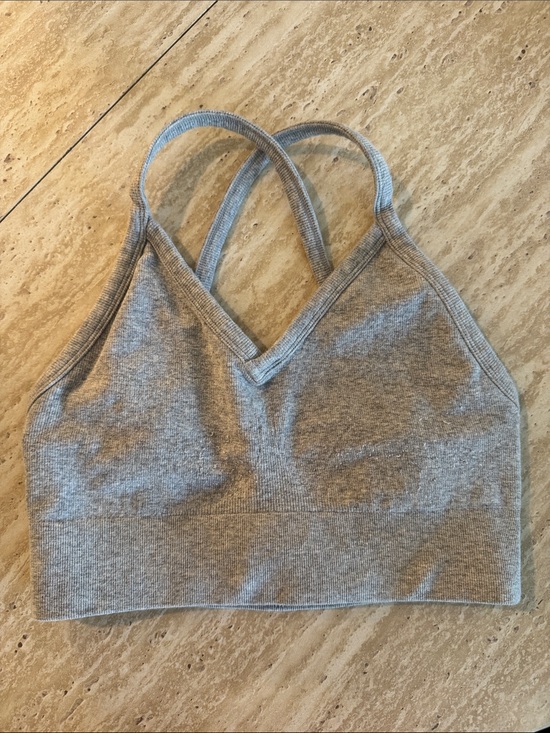 ALO Yoga Tops - Alo yoga sports bra
